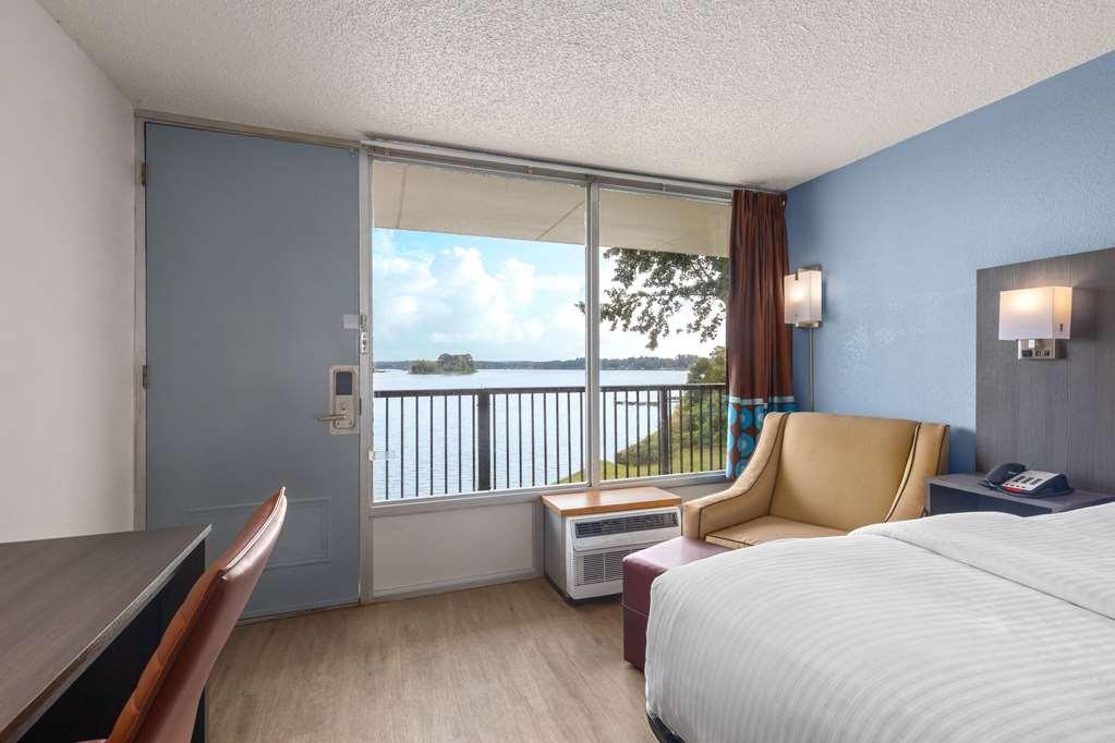 Super 8 By Wyndham Riverside Al Phòng bức ảnh